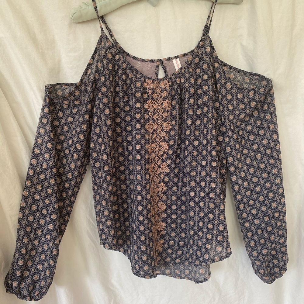 Size small women’s summertime blouse